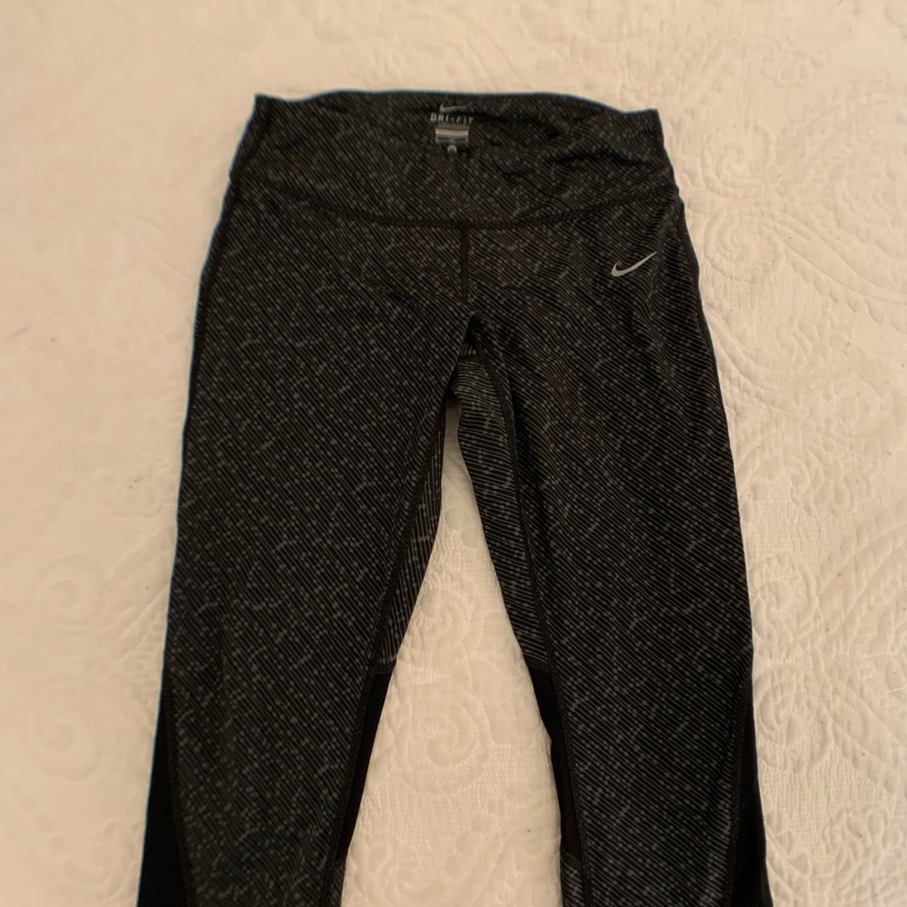 Women’s Nike Dri-fit leggings, size medium